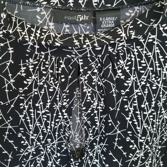 Mock neck floral shirt w/keyhole detail XL EUC - Picture 2 of 3